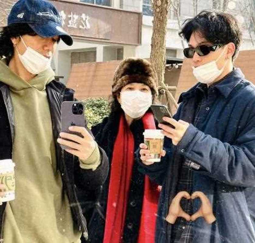 陈坤儿子大学毕业,陈坤儿子大学毕业 父子俩合照庆祝